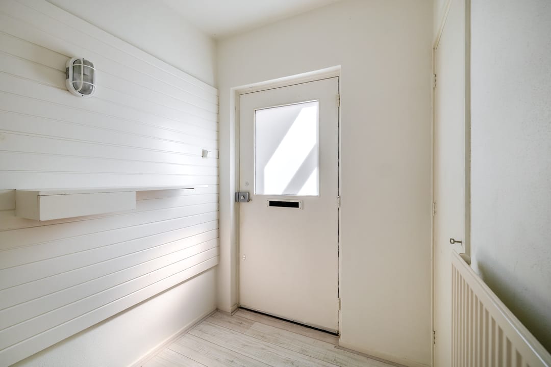 Foto 11 van Van der Waalsstraat 18-I