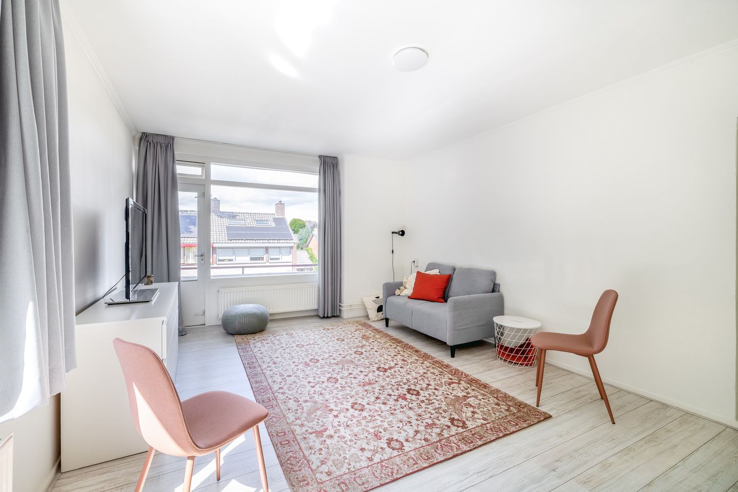 Foto 14 van Van der Waalsstraat 18-I