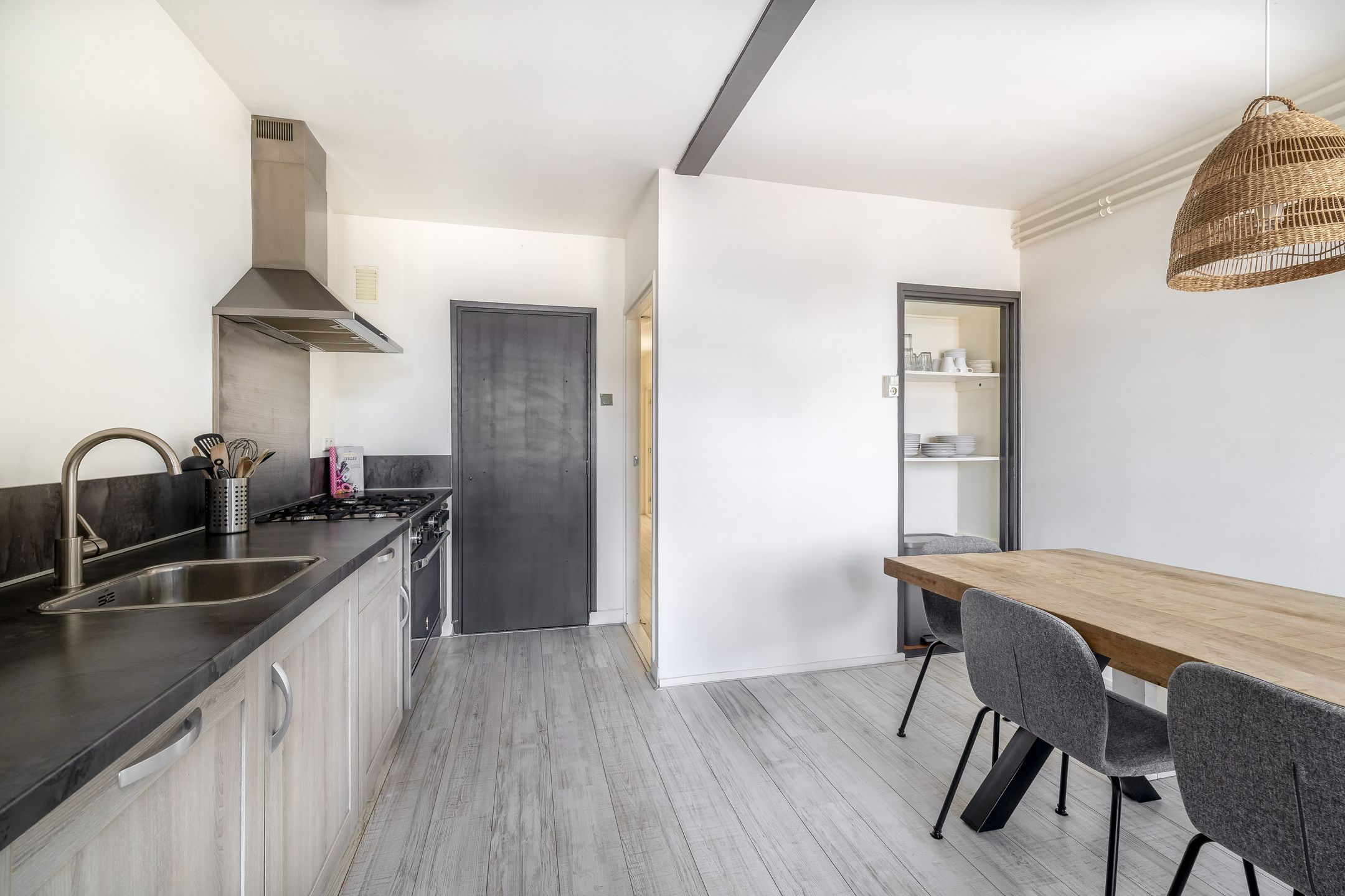 Foto 18 van Van der Waalsstraat 18-I