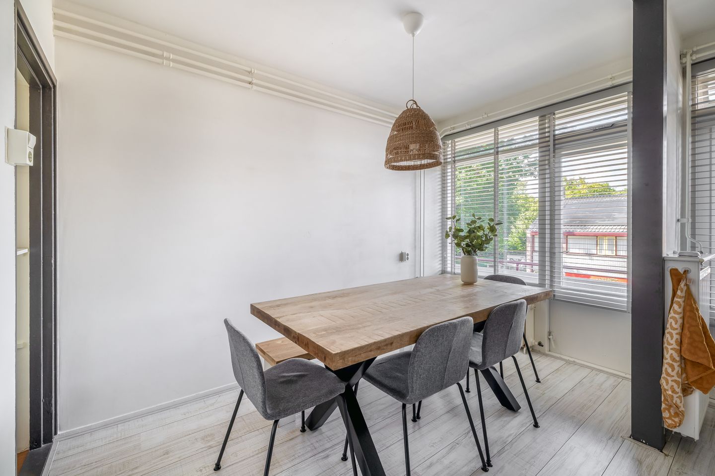 Foto 19 van Van der Waalsstraat 18-I