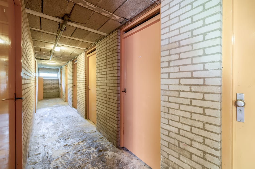 Foto 28 van Van der Waalsstraat 18-I