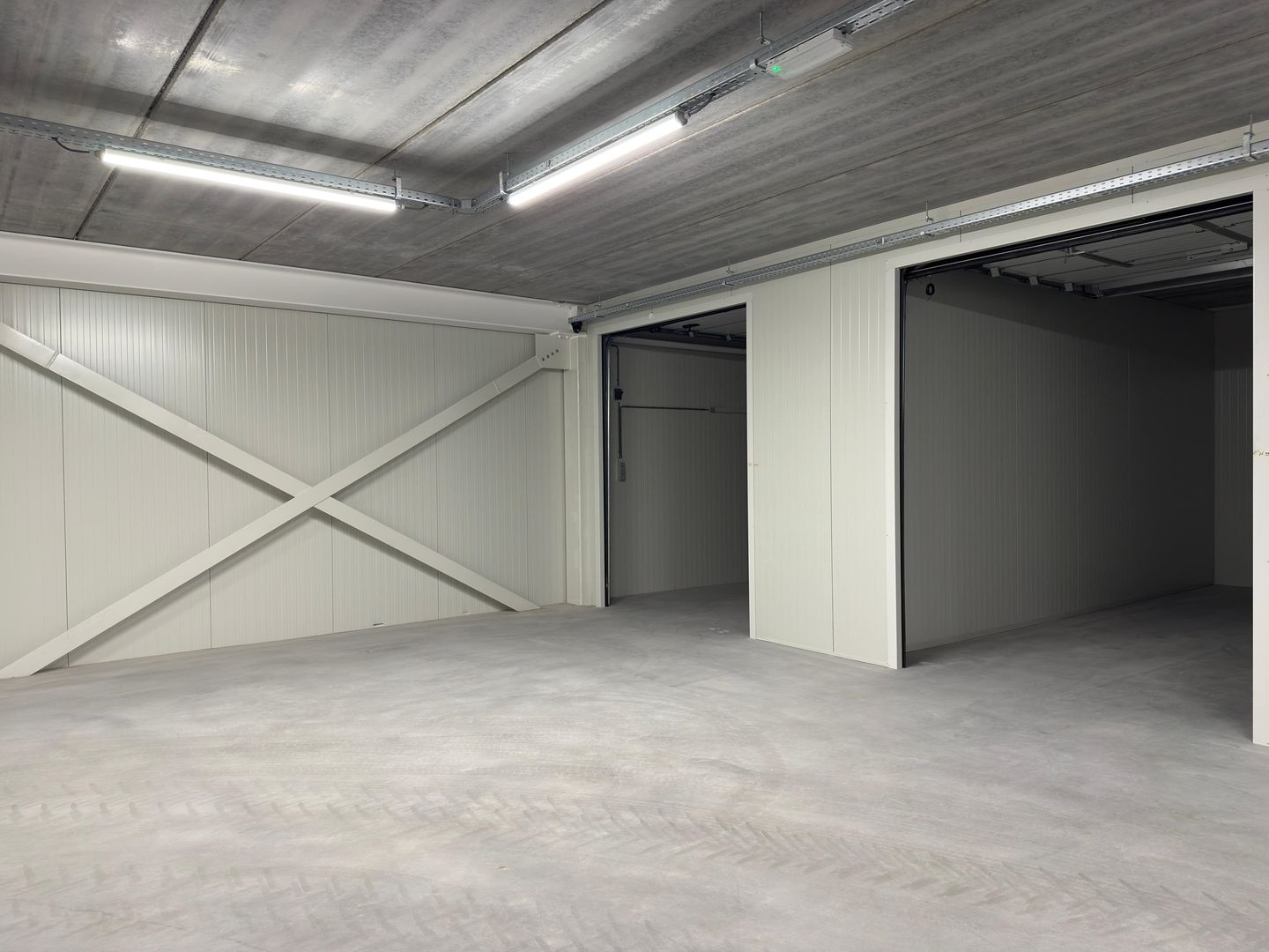 View photo 1 of Steur 154