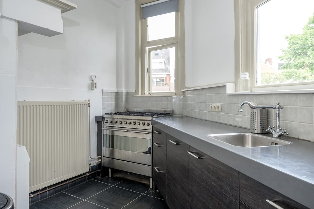 Photo 38 of Emmastraat 31-4