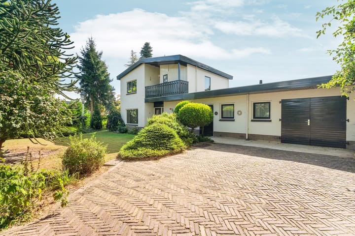 Photo 3 of Papenstraat 34