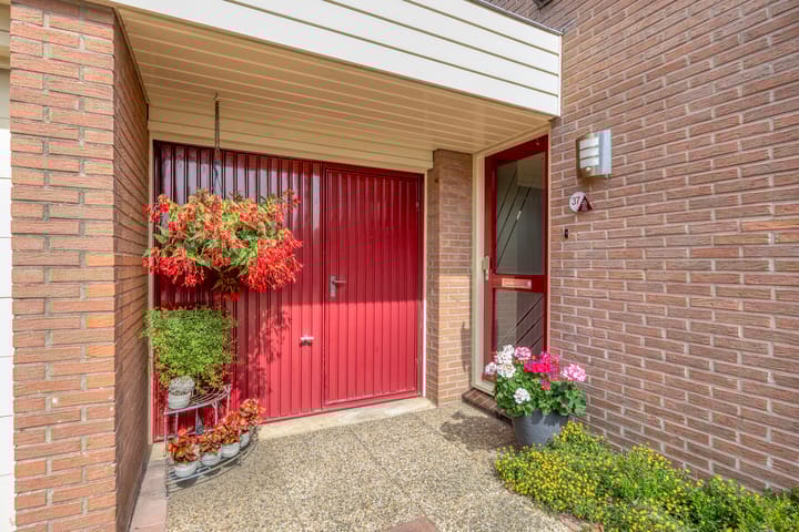 Photo 11 of Hoofdstraat 37