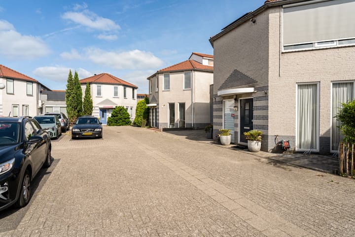 Foto 11 van Koraalrood 42