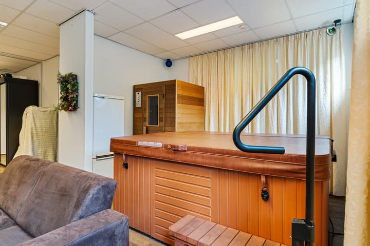 Foto 24 van Koraalrood 42