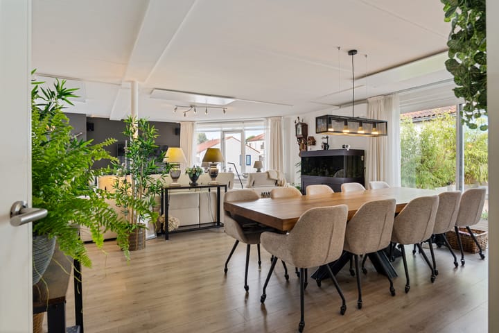 Foto 41 van Koraalrood 42