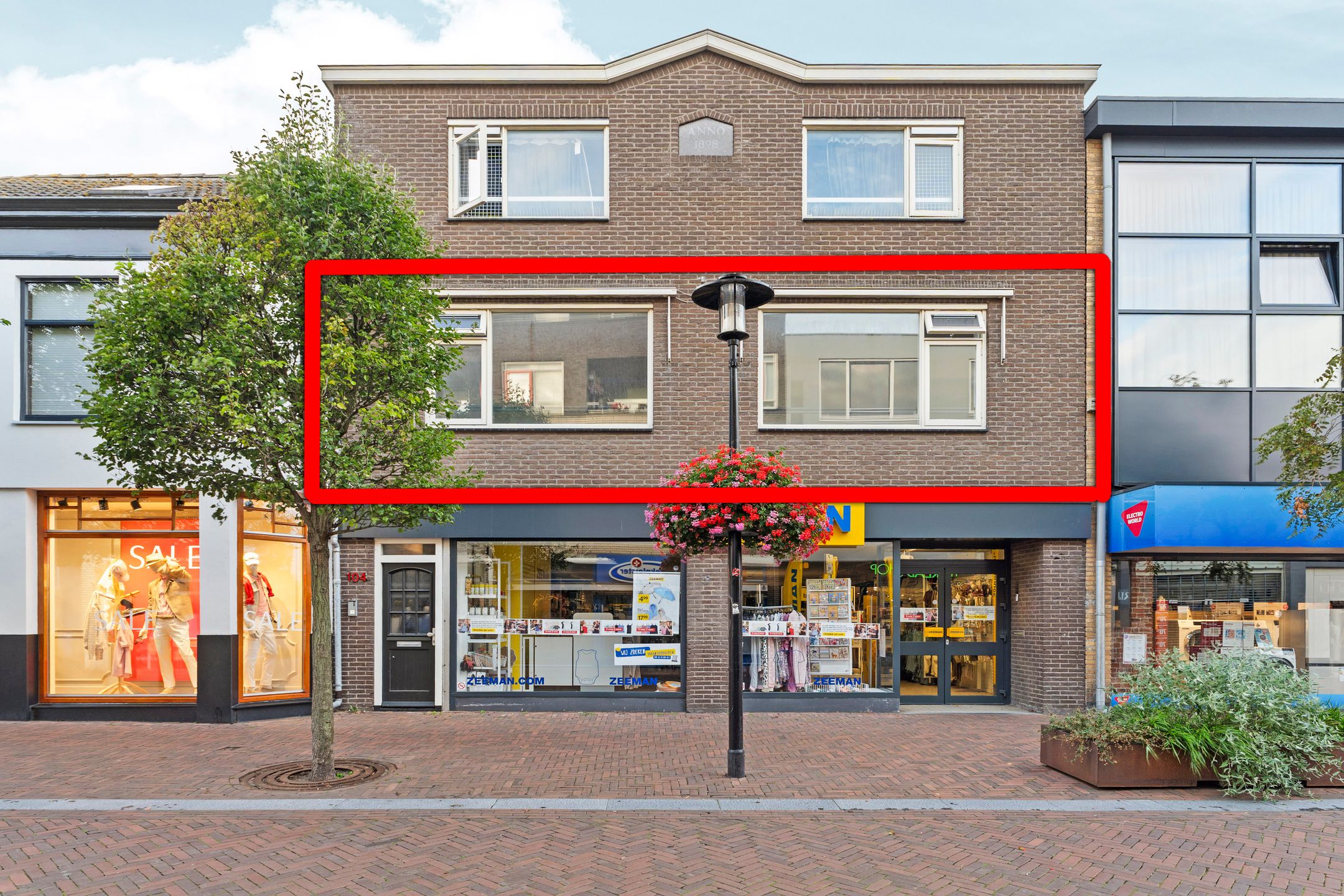 Photo 24 of Hoofdstraat 104
