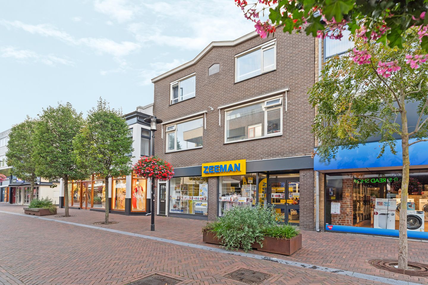 Photo 25 of Hoofdstraat 104