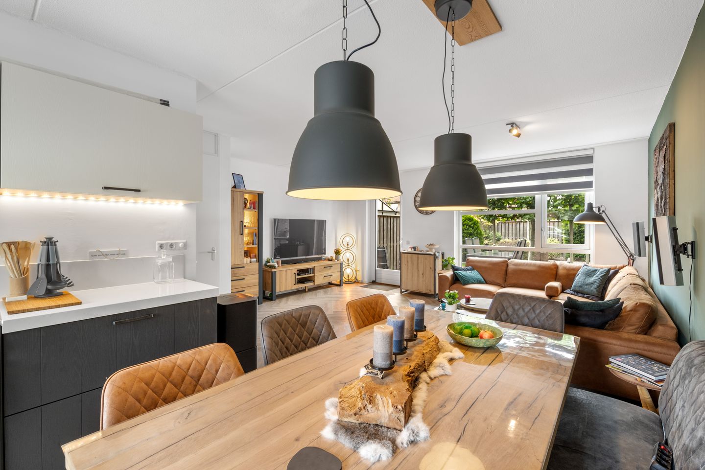 Foto 10 van Televisiestraat 87