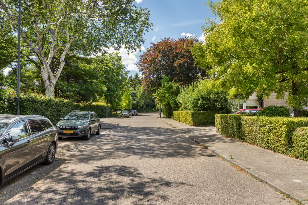 Photo 37 of Burgemeester de van der Schuerenlaan 20