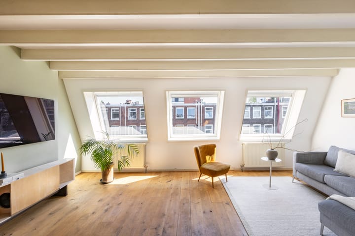 Photo 8 of Wijttenbachstraat 56-3