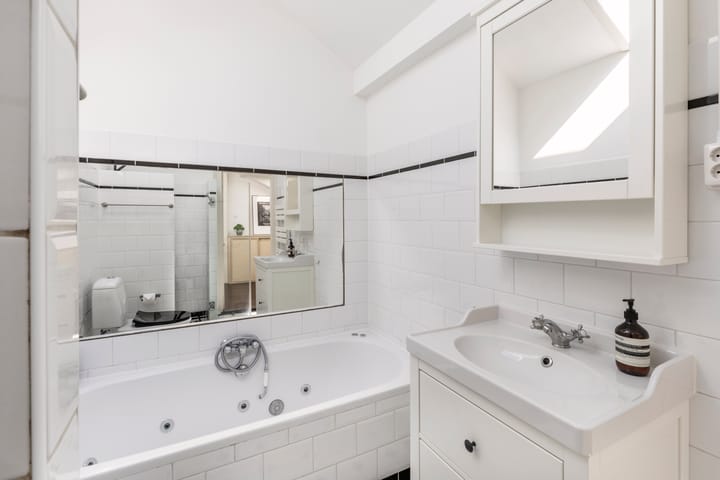 Photo 19 of Wijttenbachstraat 56-3