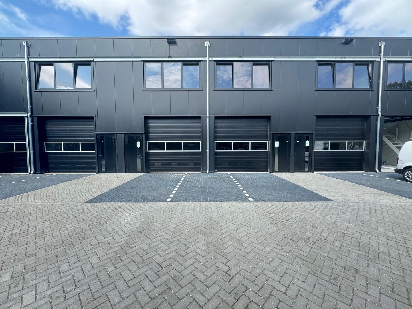 View photo 2 of Antonie van Leeuwenhoekstraat 1-B4