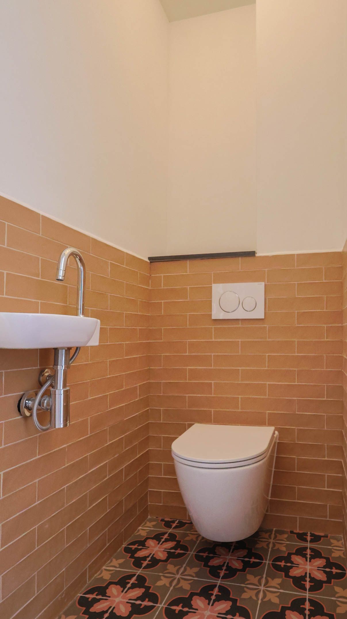 Photo 21 of Clarensteeg 2-K