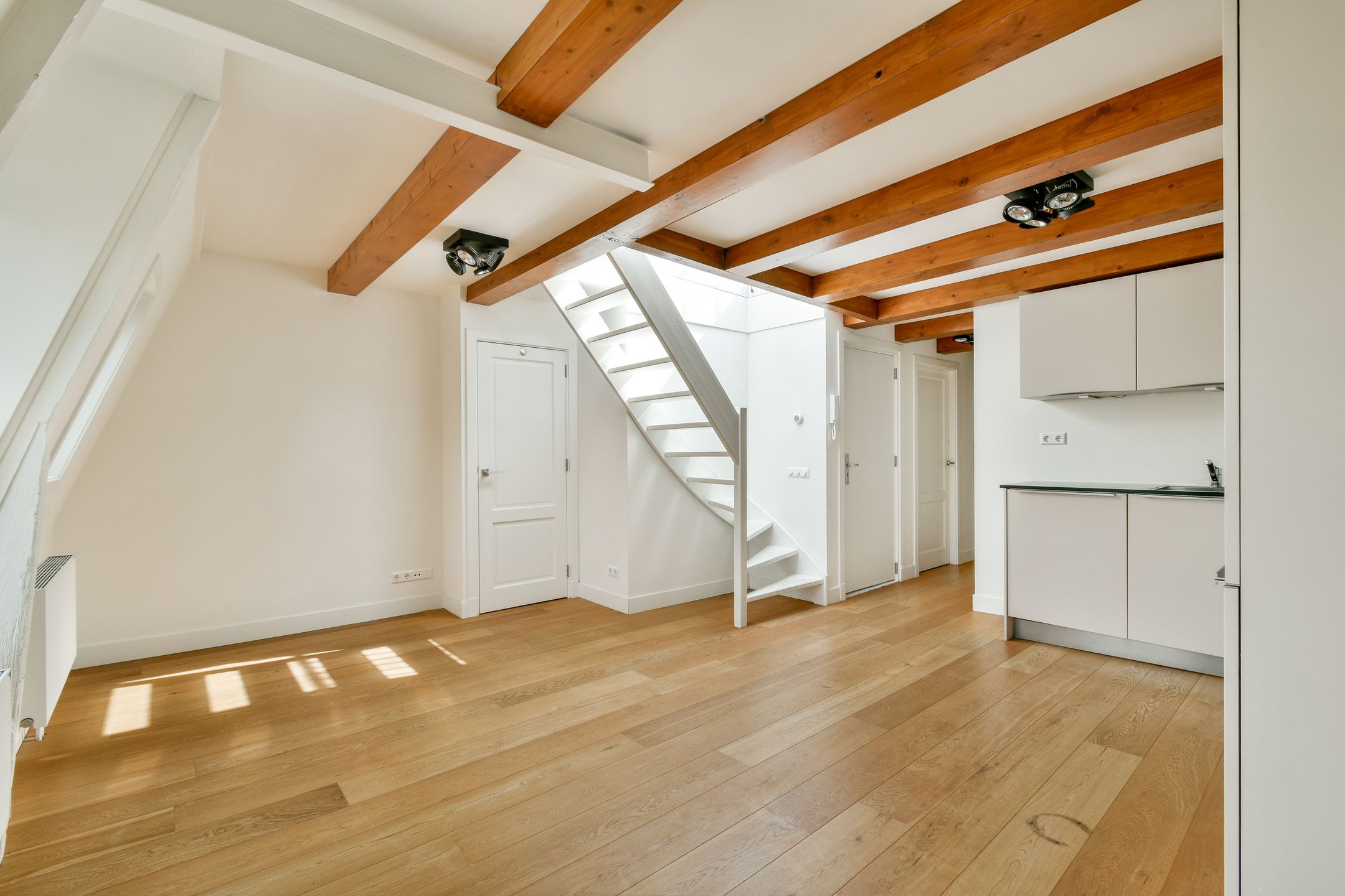 Foto 9 van Van Ostadestraat 204-4