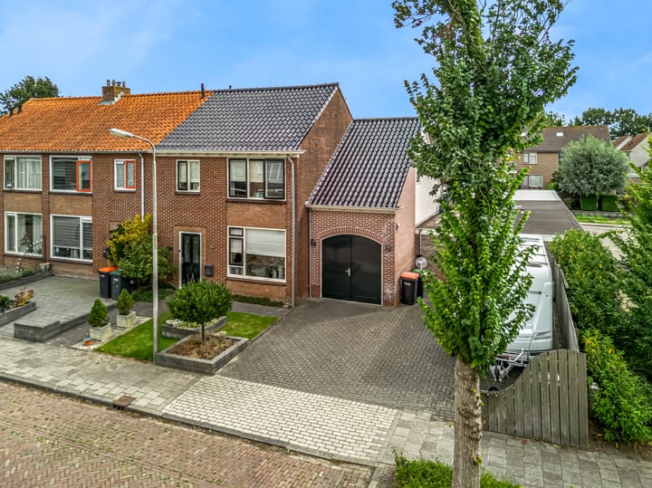 Foto 39 van Pastoor van Santestraat 33