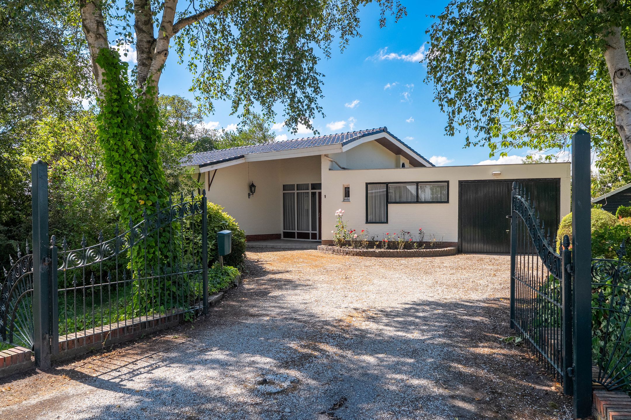 Foto 9 van Holwierderweg 1