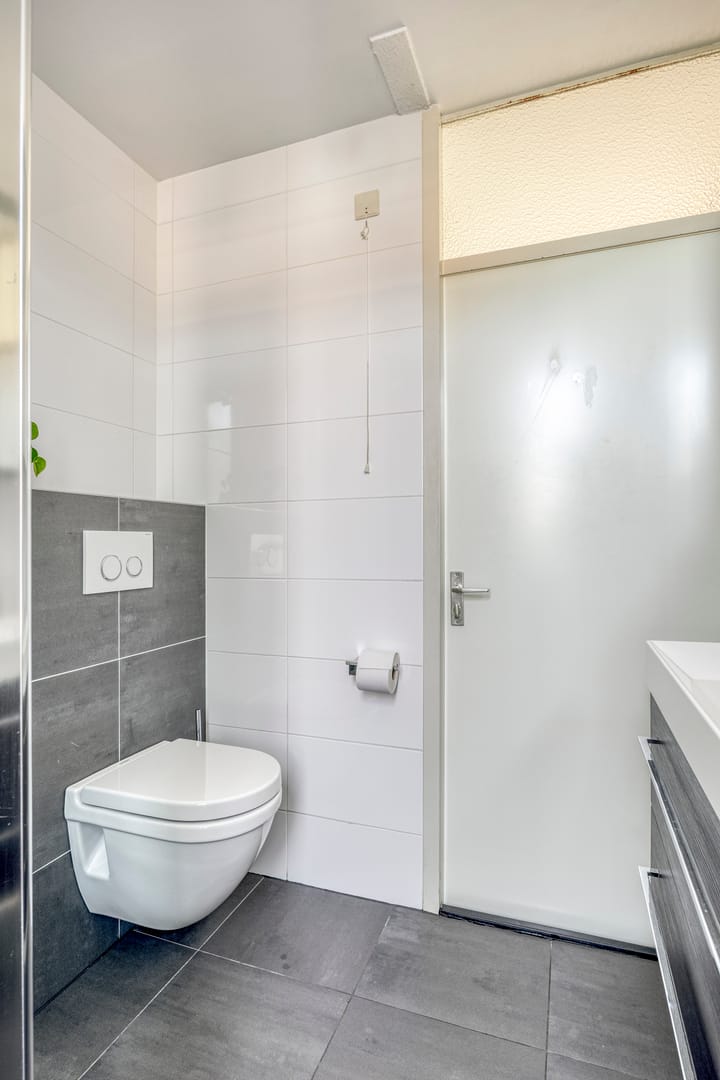 Foto 24 van Hellevoetsluisstraat 30