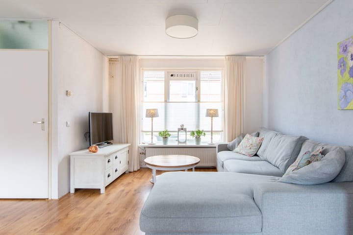 Photo 2 of Rhônestraat 26