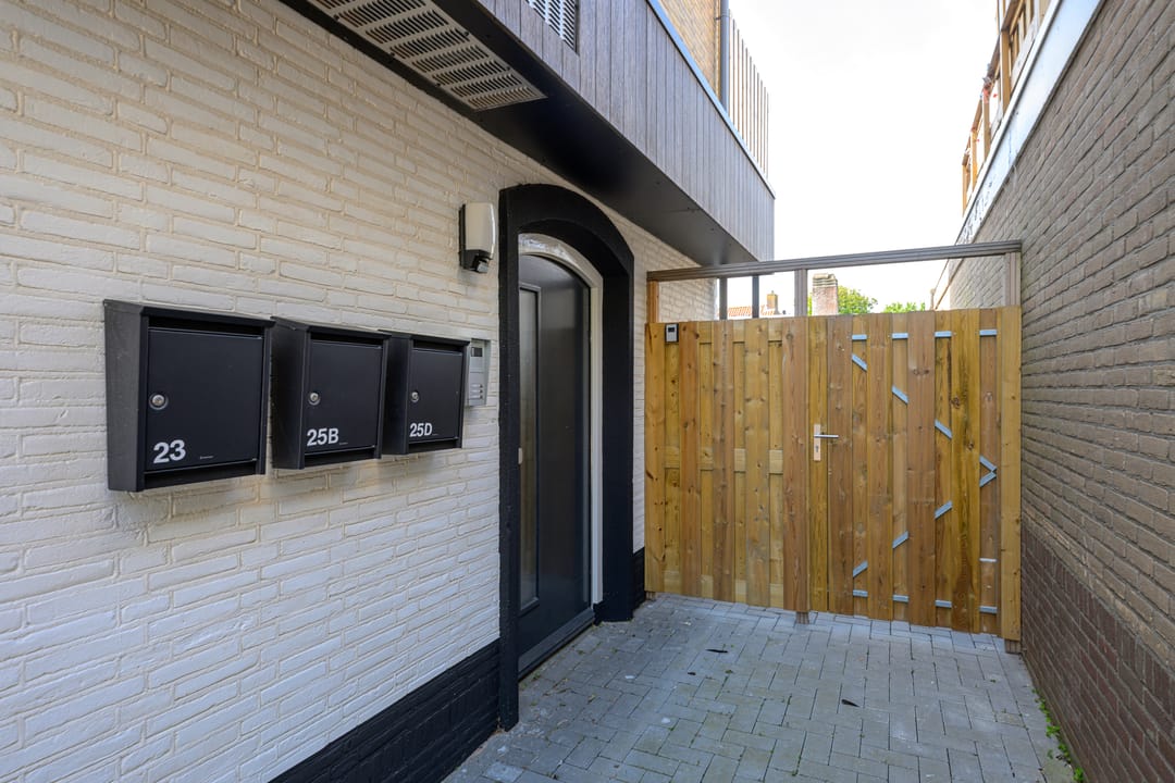 Photo 8 of Brugstraat 25-D