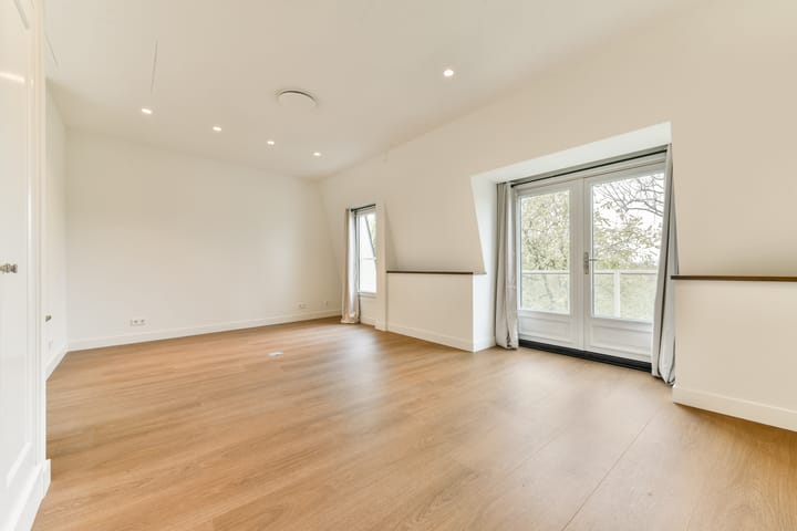 Foto 31 van Van Eeghenstraat 206