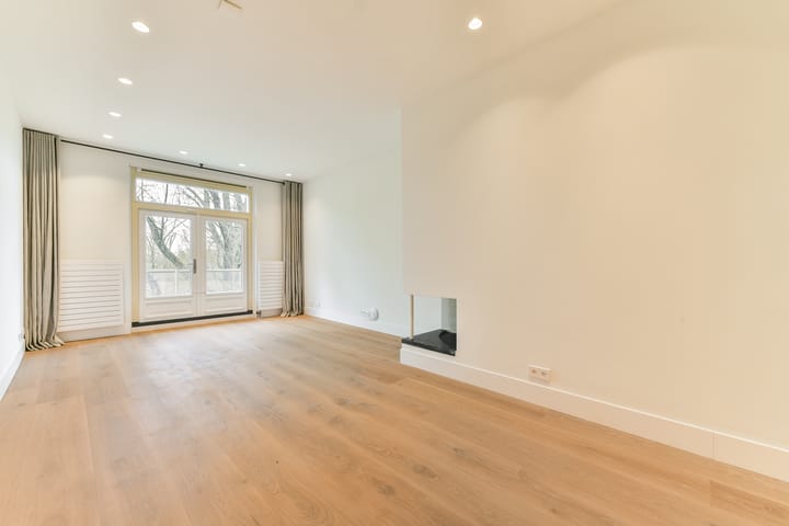 Foto 38 van Van Eeghenstraat 206