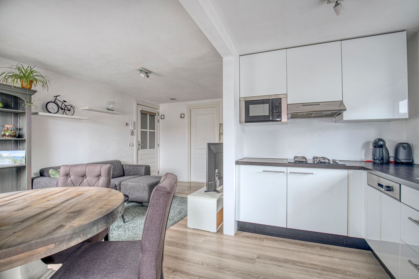 Photo 10 of Herenstraat 6-D