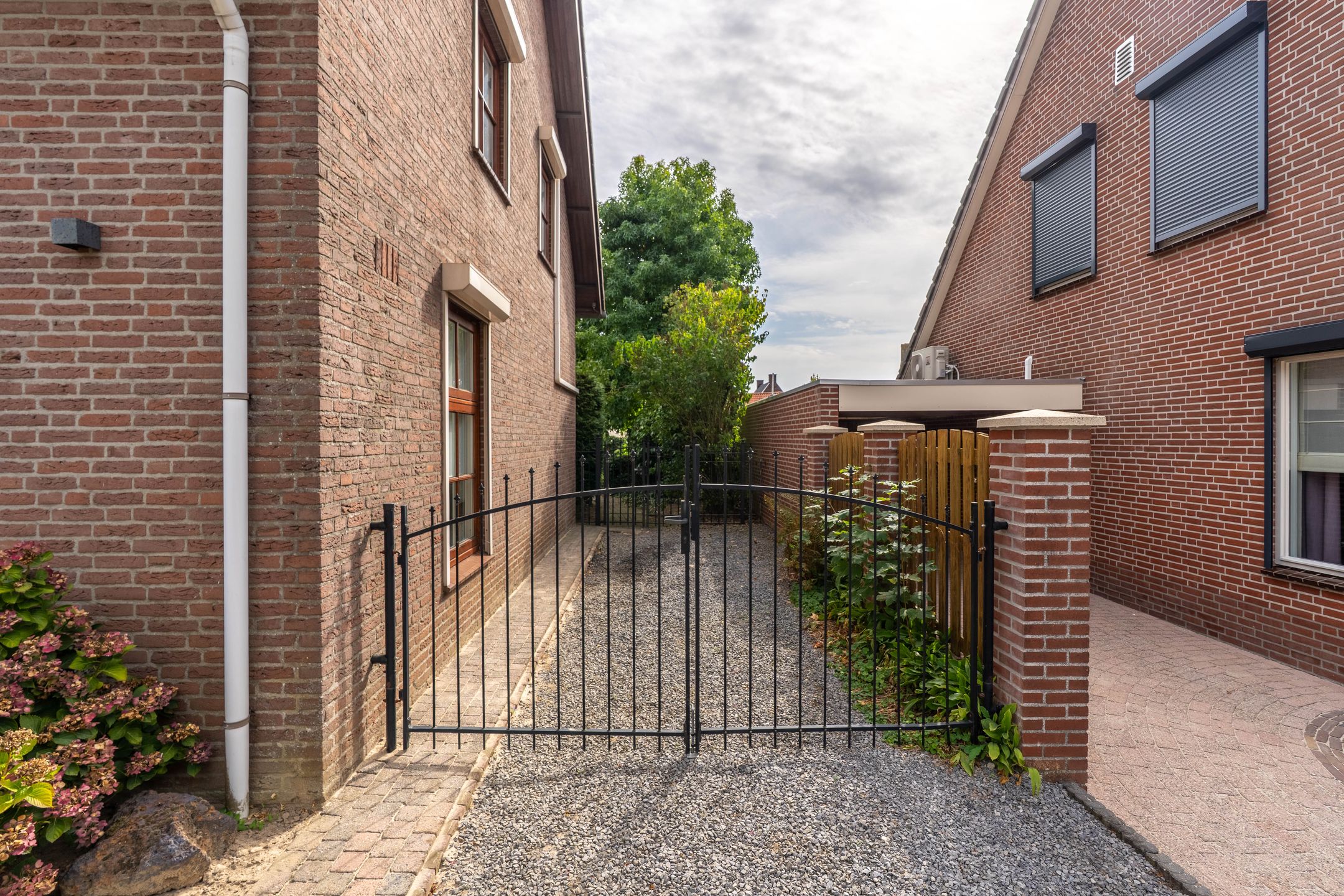 Photo 12 of Sint Hubertusstraat 43
