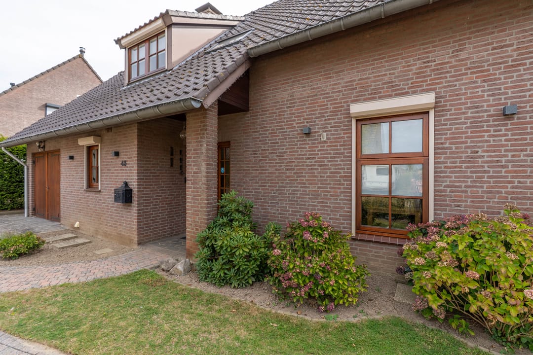 Photo 7 of Sint Hubertusstraat 43