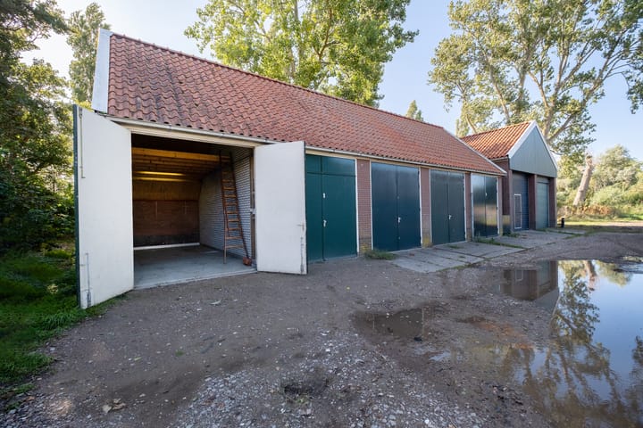 Photo 2 of Dorpsstraat 2