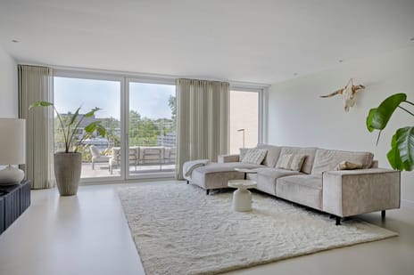 Schoener 46-a secondary image