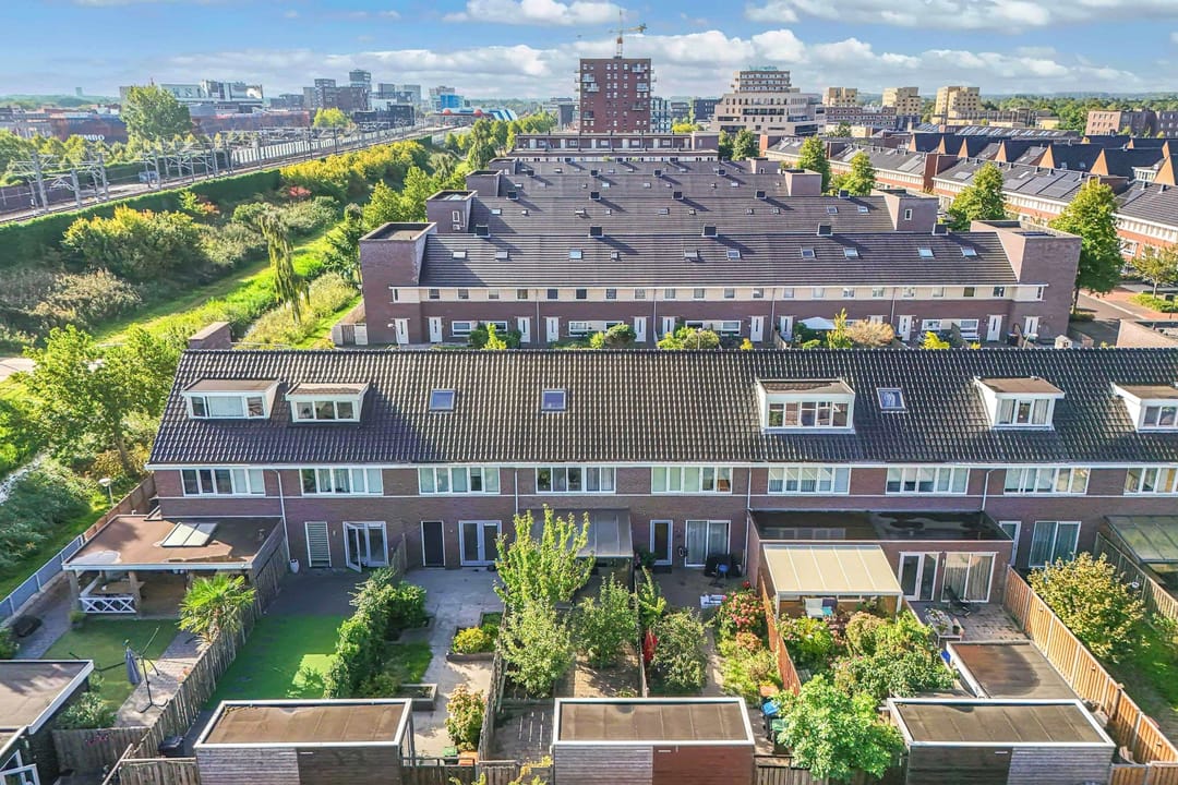Photo 2 of Visbystraat 13