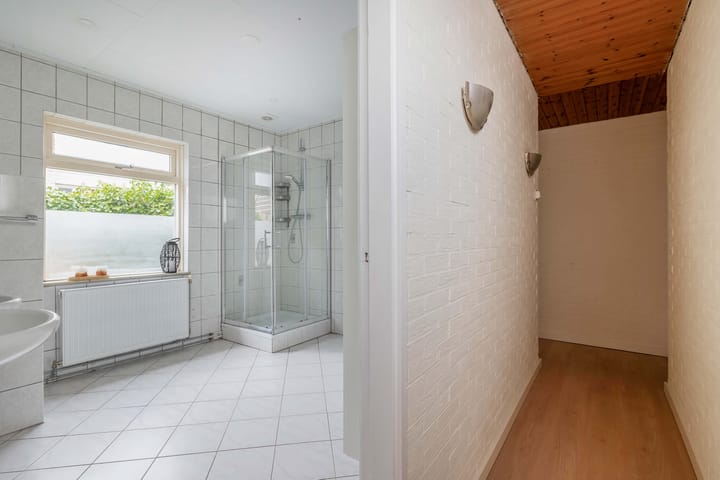 Foto 15 van Esdoornstraat 68