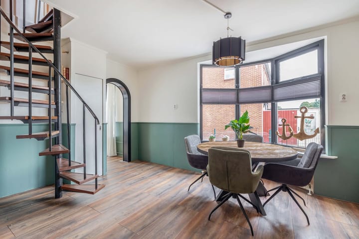 Foto 12 van Esdoornstraat 68