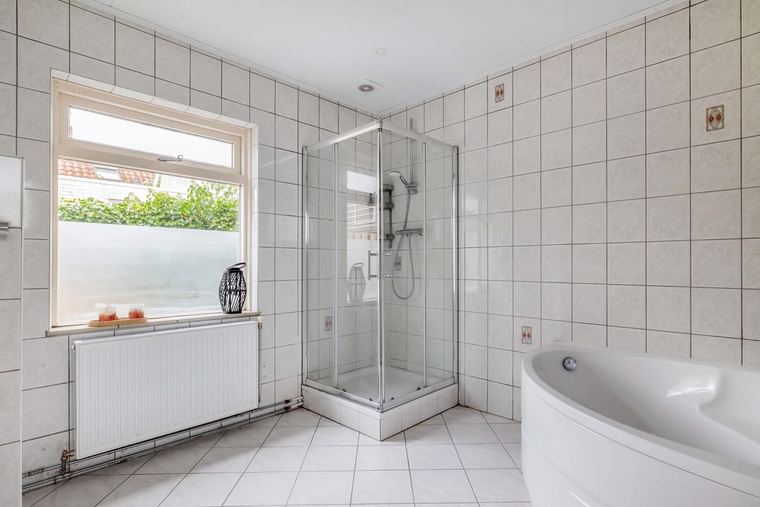 Foto 16 van Esdoornstraat 68