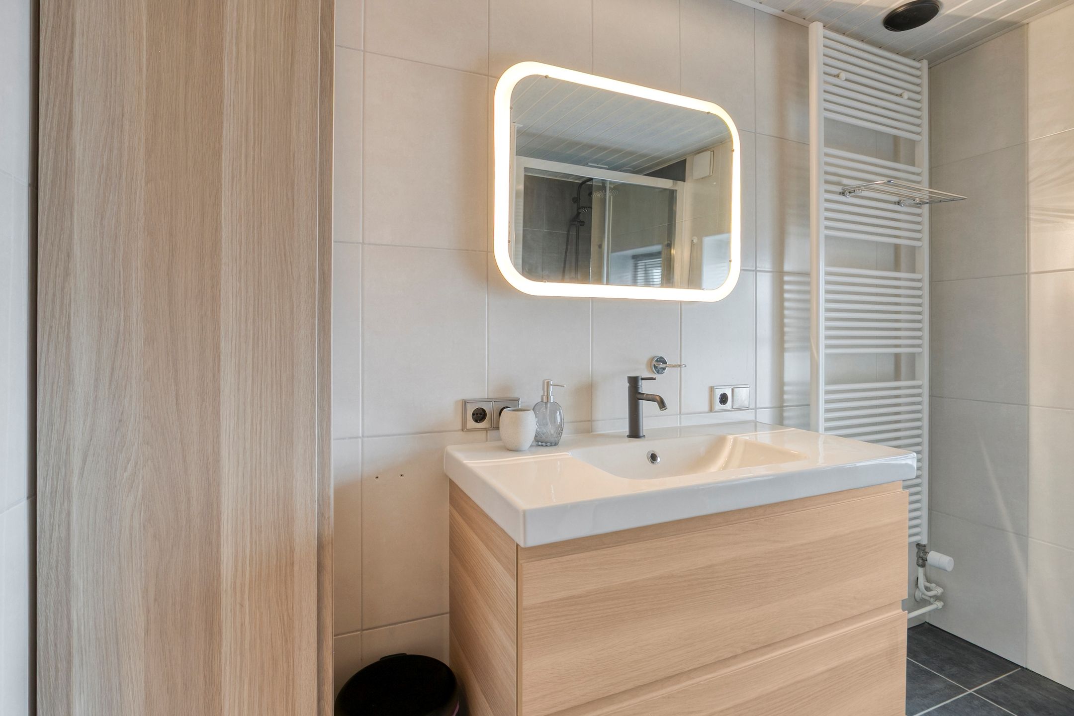 Photo 15 of Bernhardstraat 7