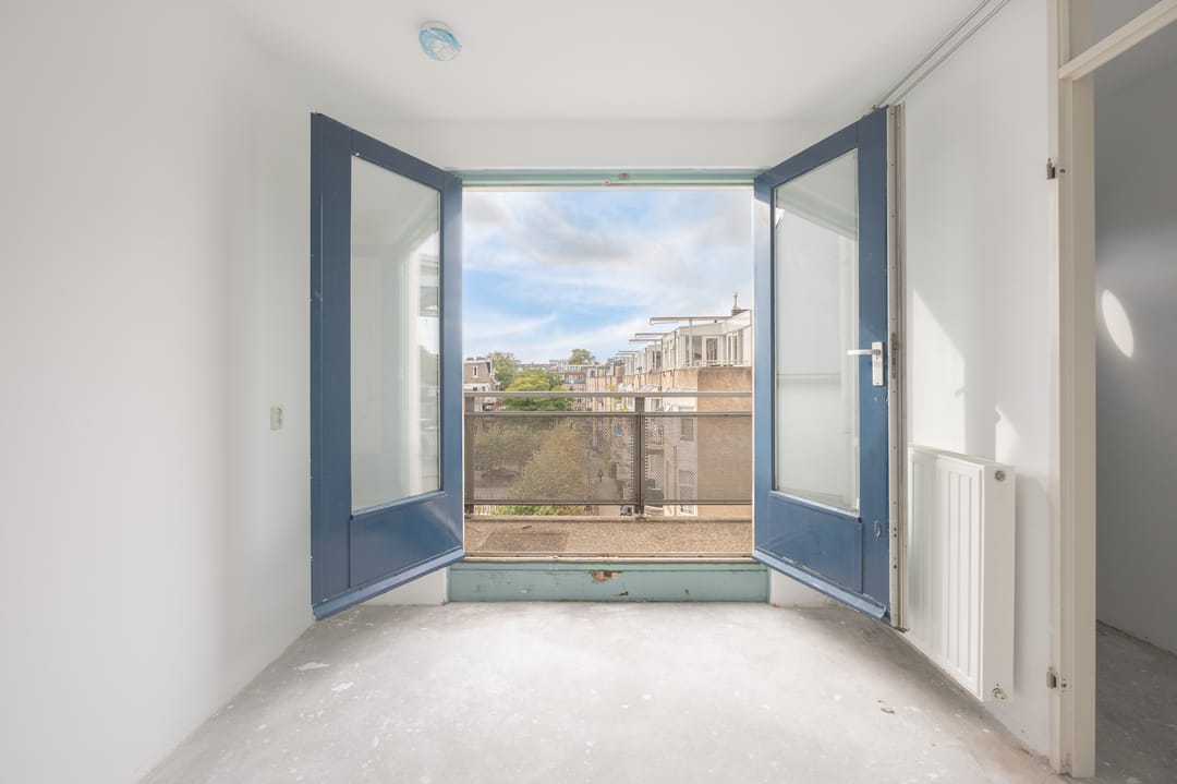 Photo 2 of Tweede van Swindenstraat 13-E