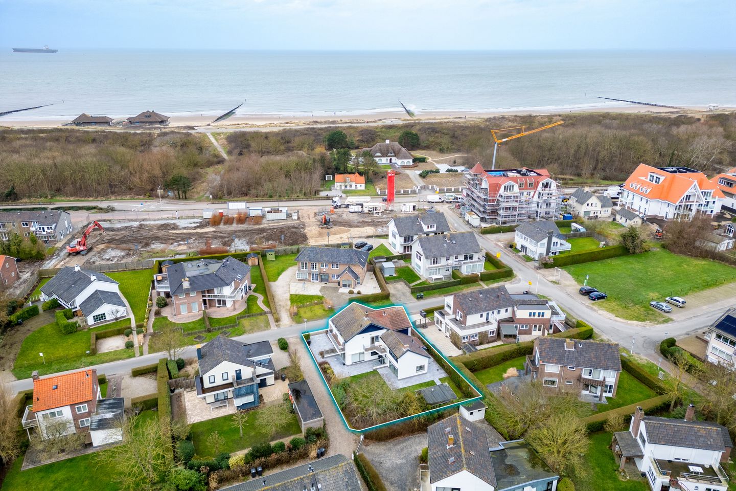 Foto 1 van Mr. P.C. Hennequinlaan 21