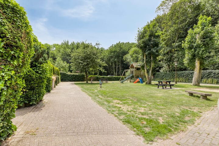 Photo 11 of Valkenisseweg 98