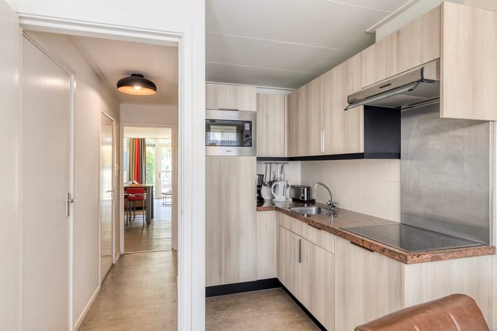 Photo 20 of Valkenisseweg 98