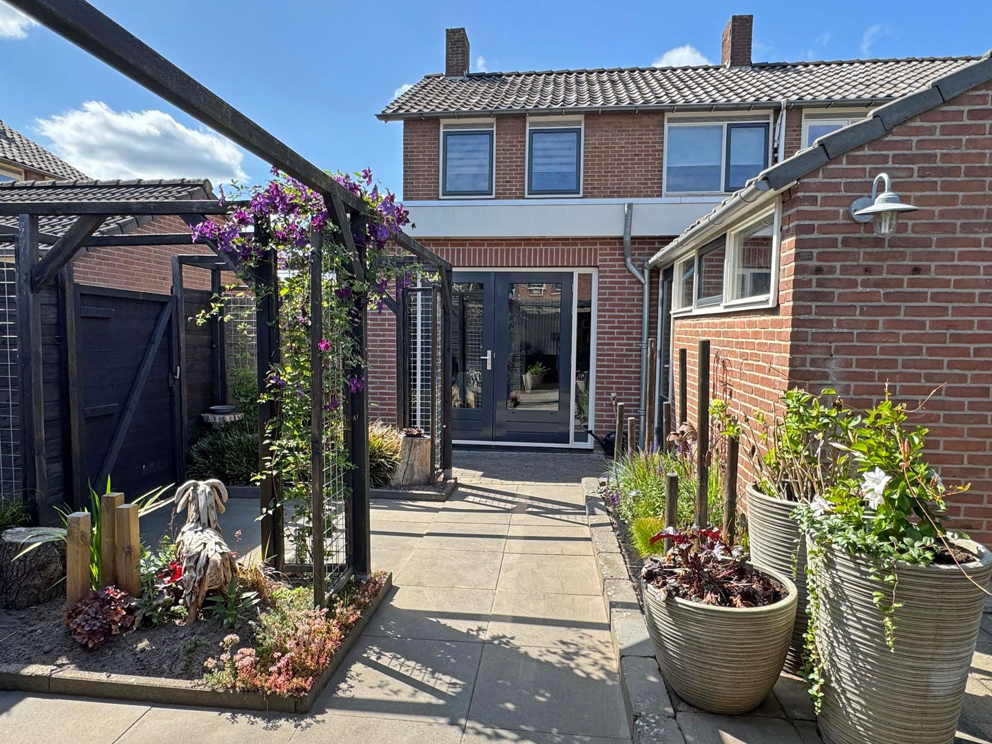 Foto 5 van van Limburg Stirumstraat 2