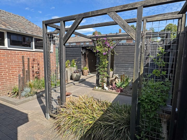 Foto 8 van van Limburg Stirumstraat 2