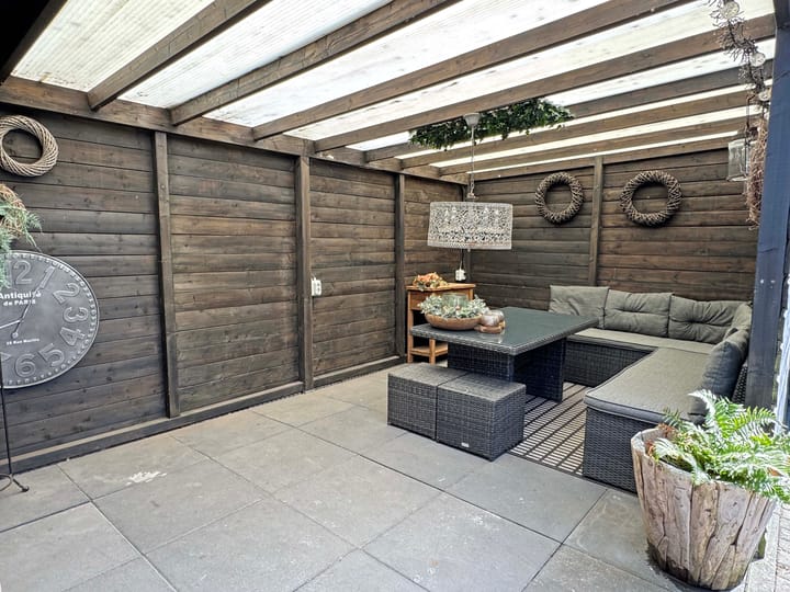 Foto 9 van van Limburg Stirumstraat 2