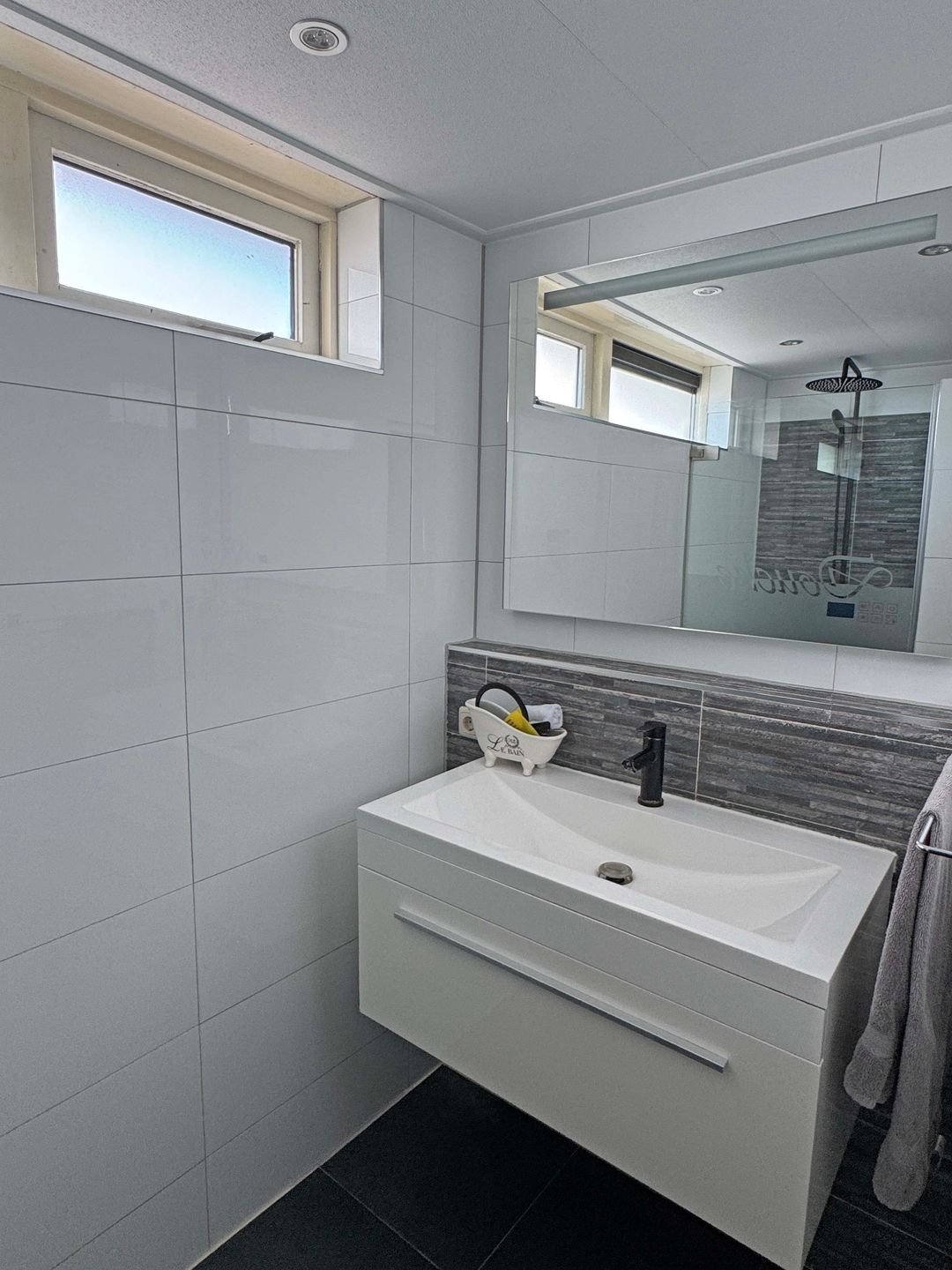 Foto 22 van van Limburg Stirumstraat 2