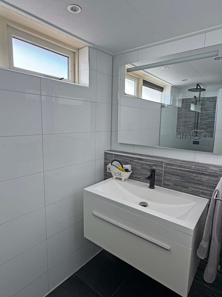 Foto 22 van van Limburg Stirumstraat 2