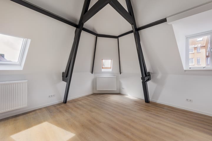 Photo 4 of Rijnsburgersingel 1-C