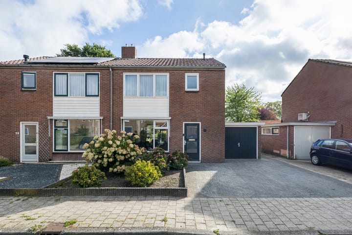 Photo 2 of Burg.Bosch Bruiststraat 22