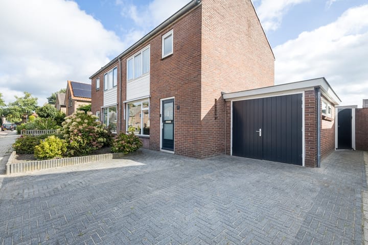 Photo 3 of Burg.Bosch Bruiststraat 22